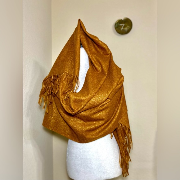 Wrap Scarf with fringes Classic Brown camel Pretty Persuasion - Picture 13 of 13